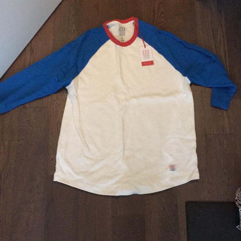 topo design large men’s top sold out NWT